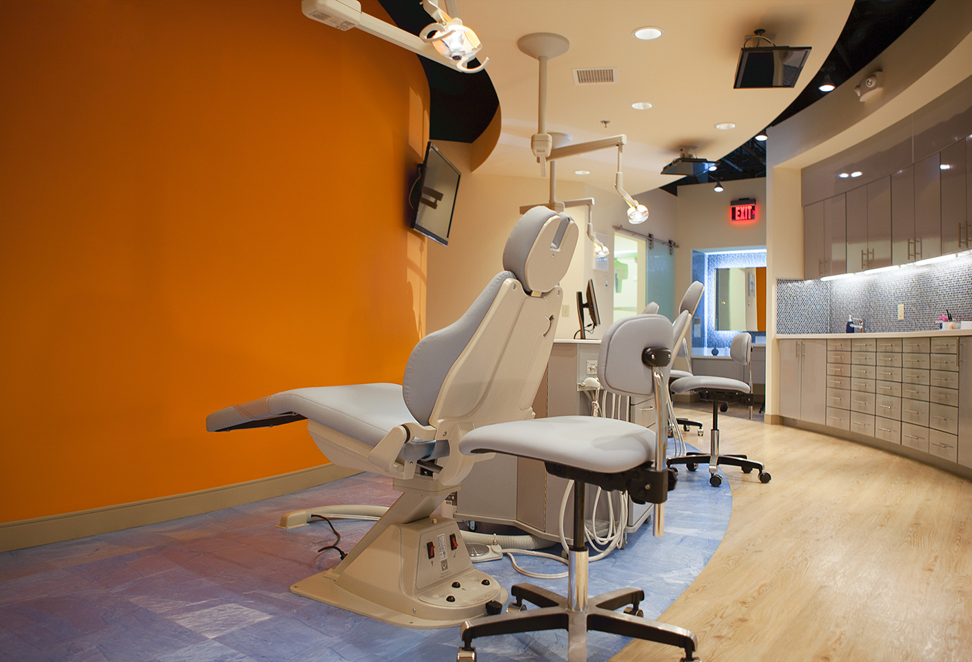 Dental Treatment Equipment